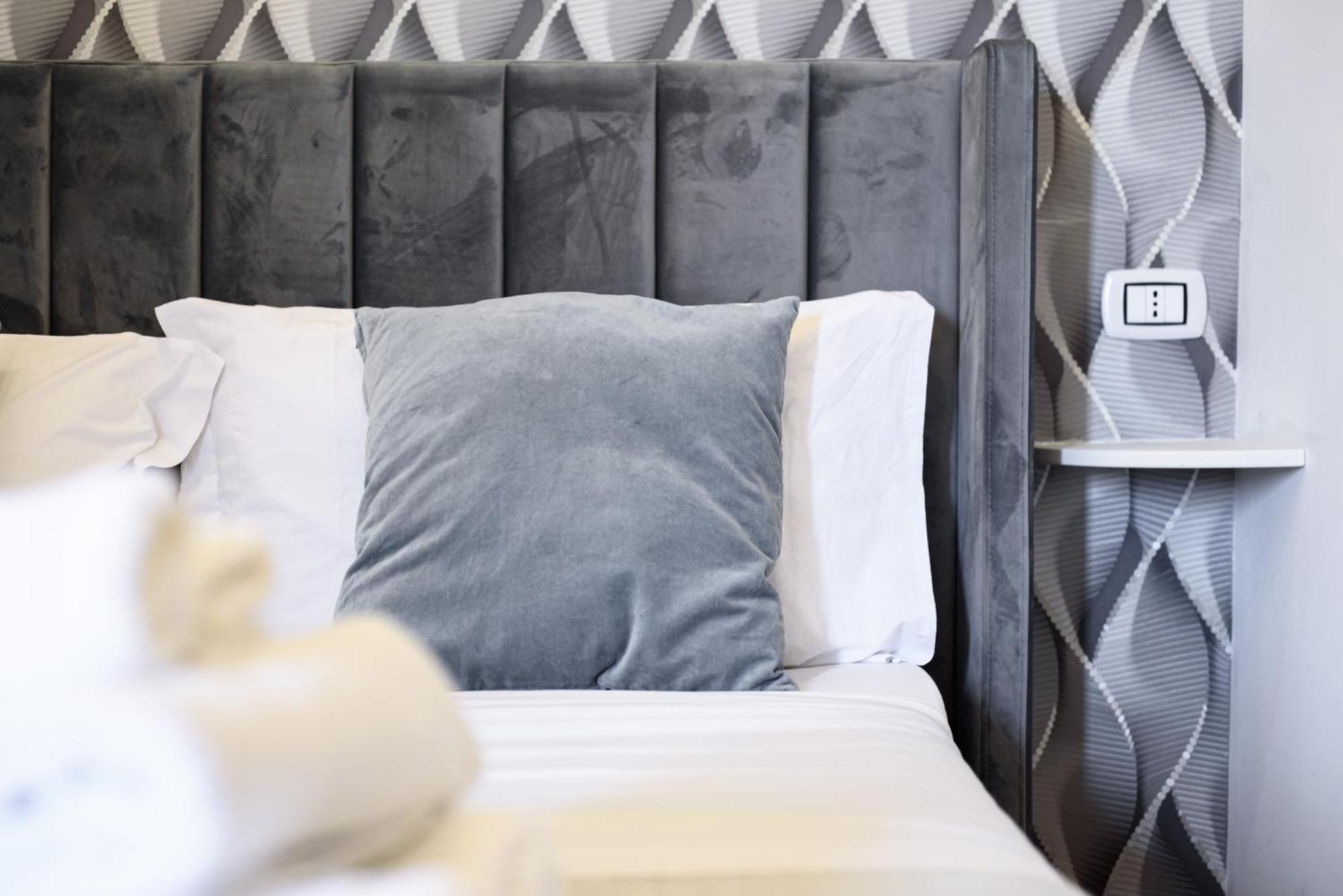 Luxury In * Neapel
