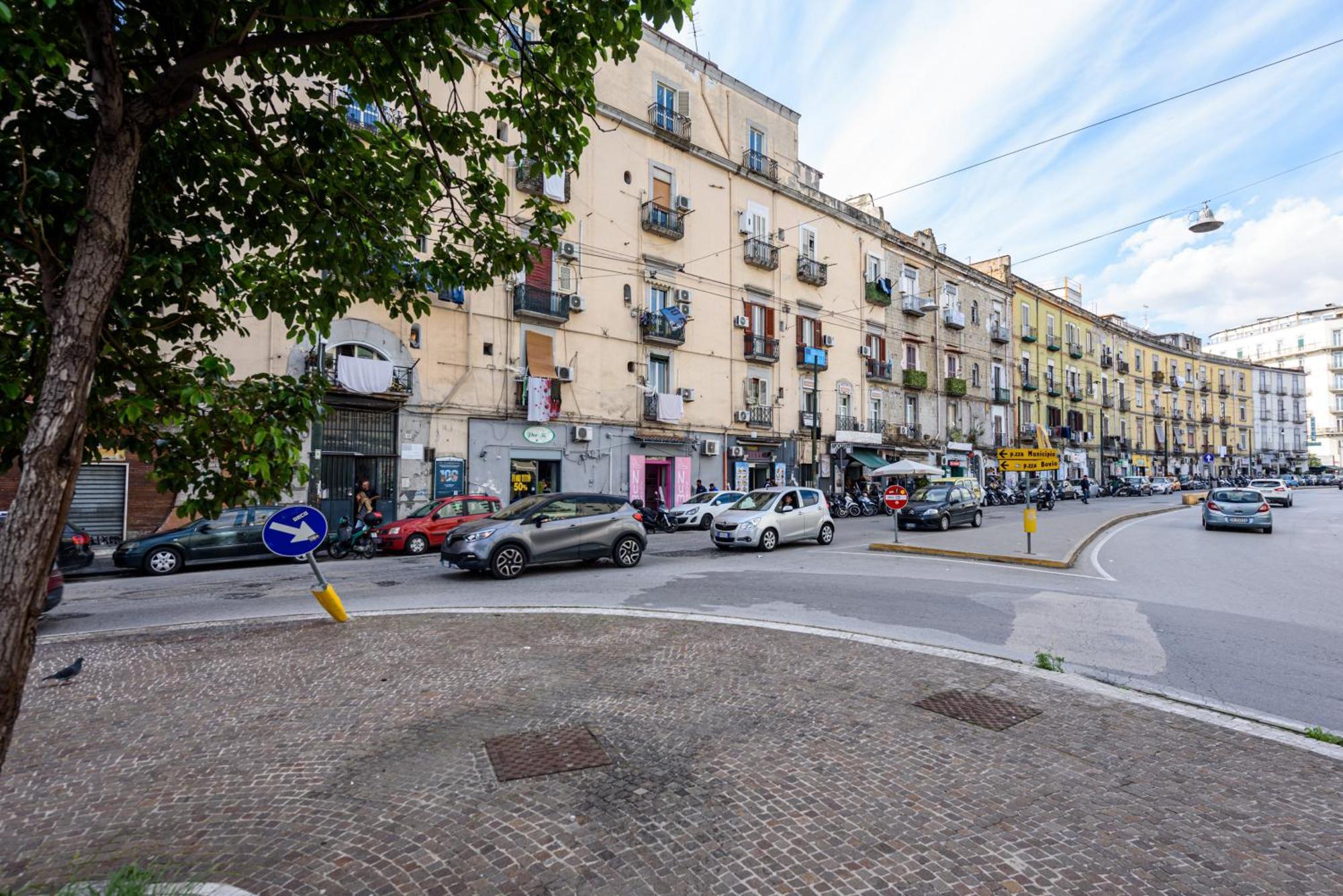 Luxury In * Neapel
